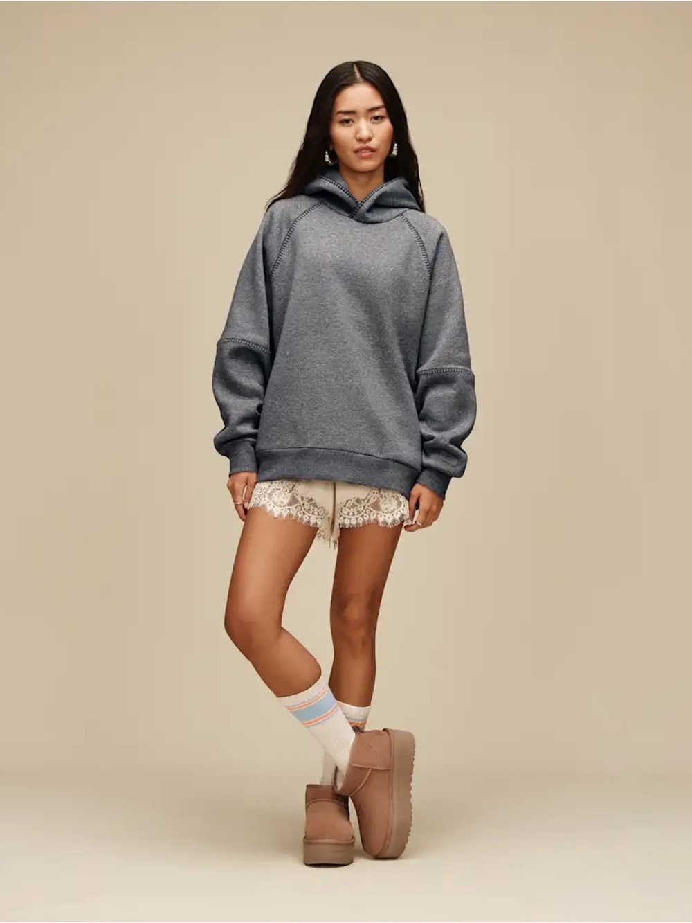 NWOT Cozy Oversized Women's Hoodie in Heather Gray / Ugg Classis Hoodie